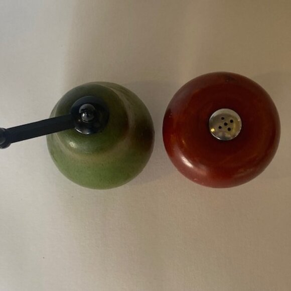 Vintage wooden Pepper and Salt. Pear and Apple! Wooden - Picture 3 of 10